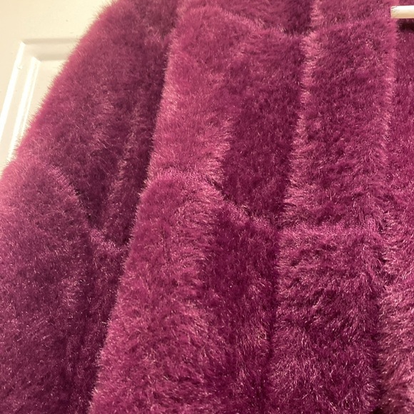 Fuzzy Sweater Jacket Cropped Oversized size M Plum Purple Grape - Picture 7 of 7